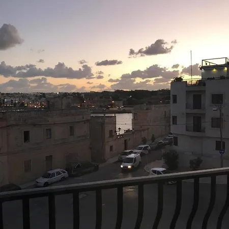 Cala Enza Suites *